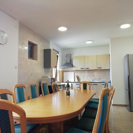 Apartments Ljilja Nin Esterno foto