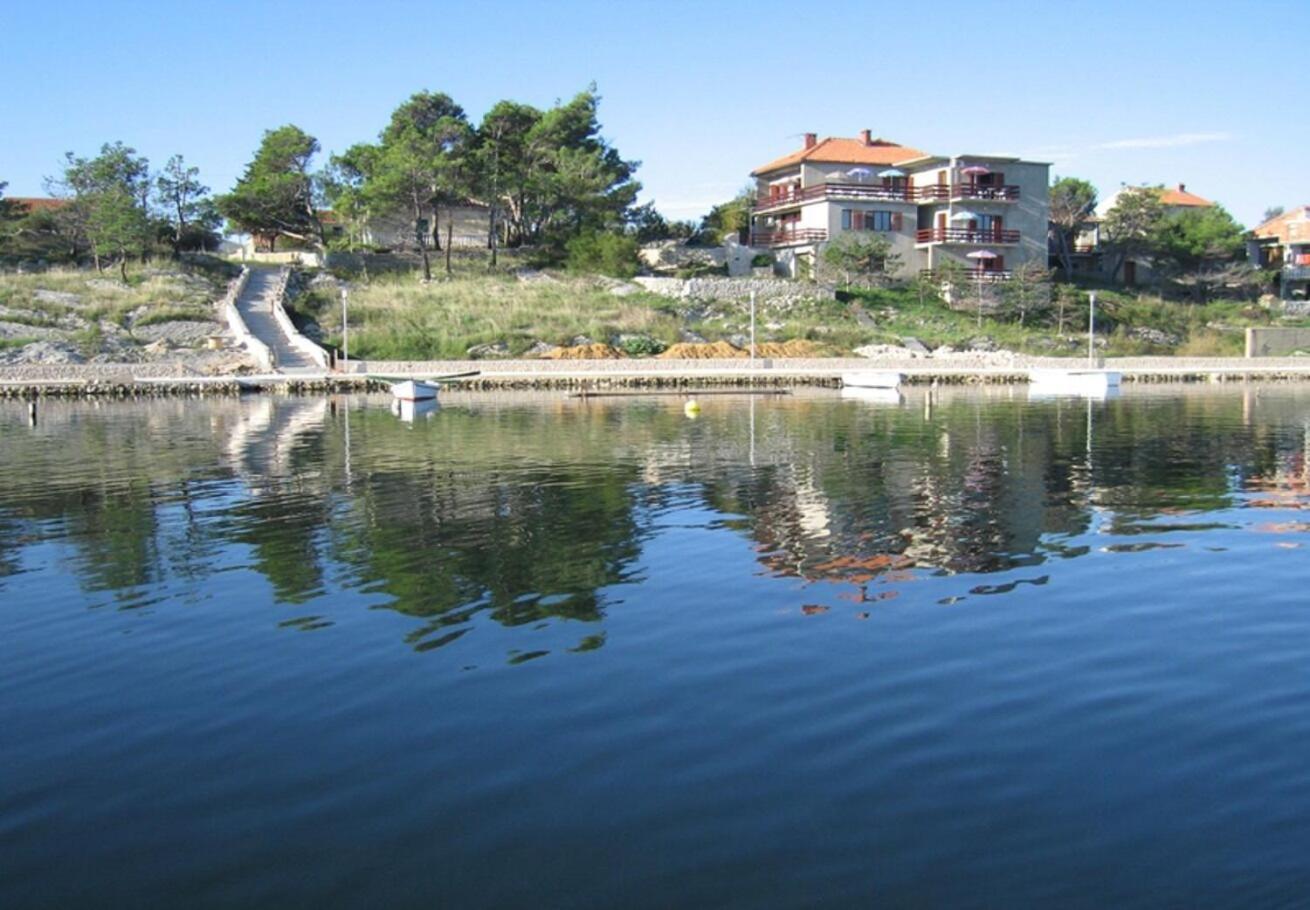 Apartments Ljilja Nin Esterno foto